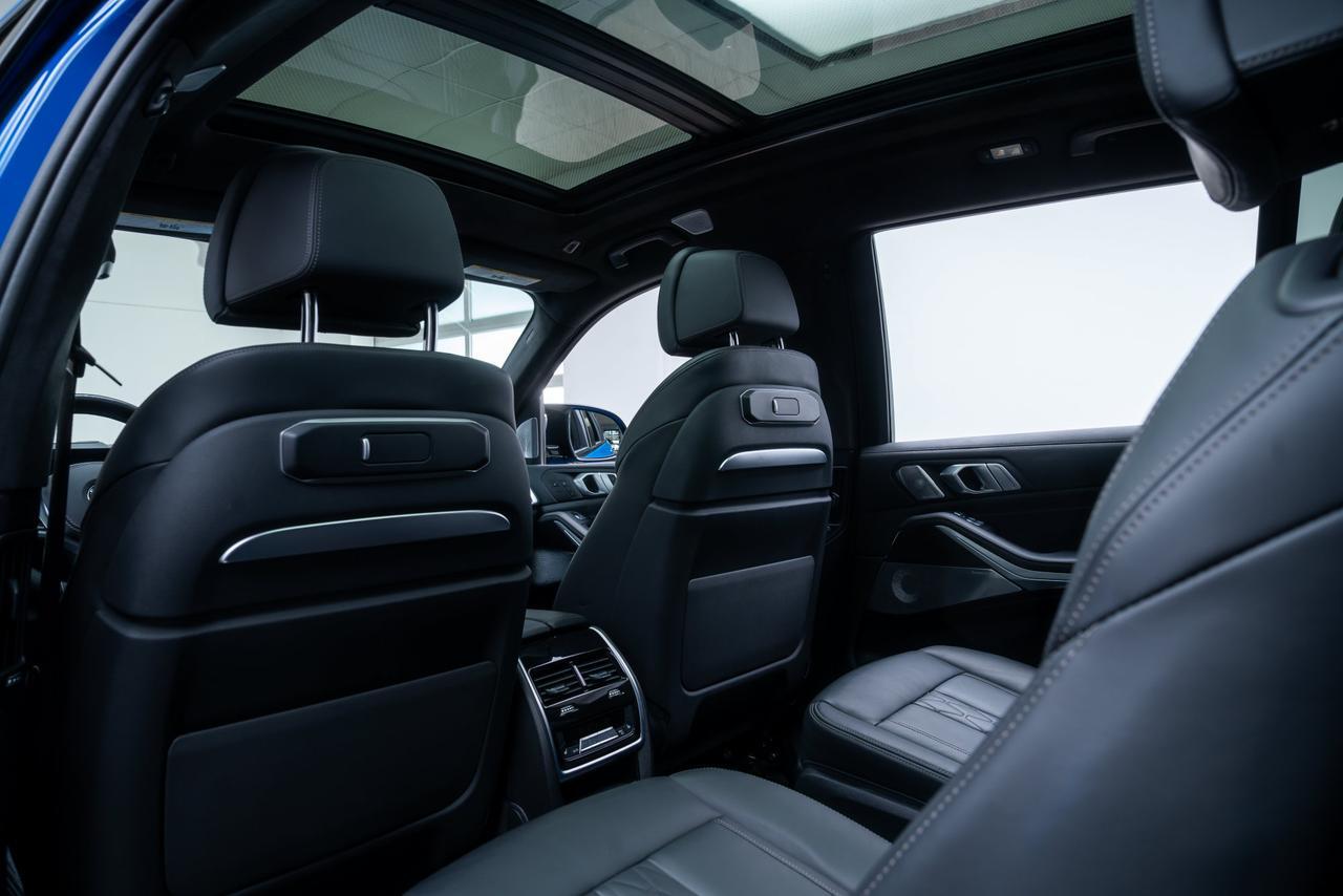 2024 BMW X7 M60i M Sport Package / Executive Package / Gentian Blue Portland OR