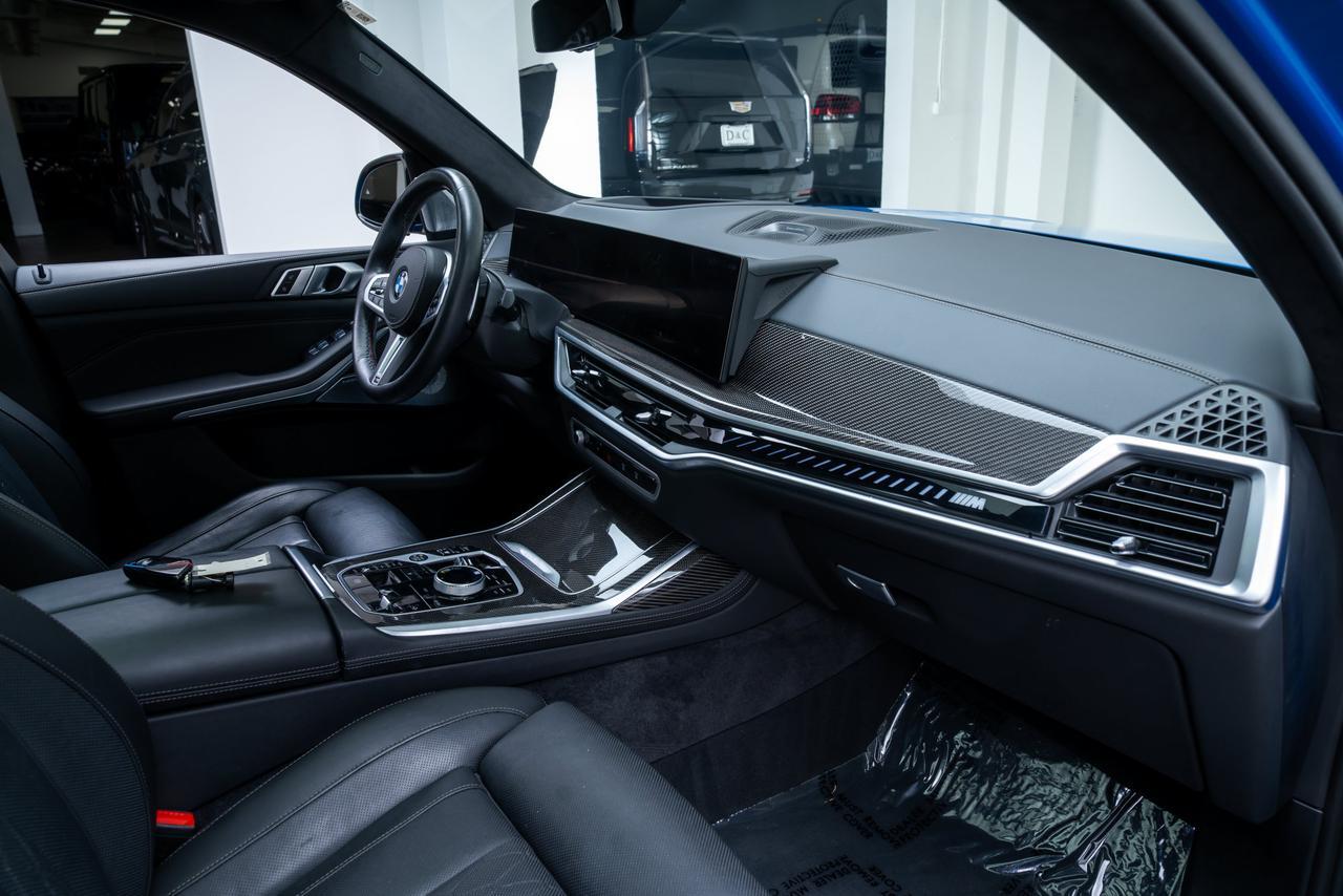 2024 BMW X7 M60i M Sport Package / Executive Package / Gentian Blue Portland OR