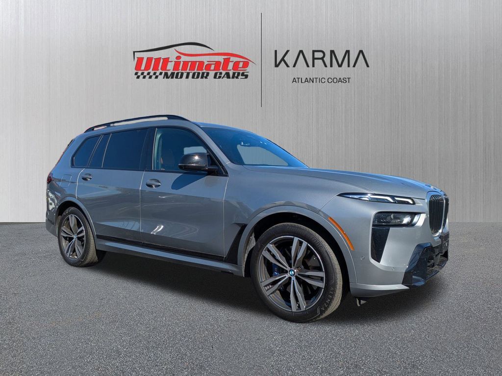 2024 BMW X7 M60i