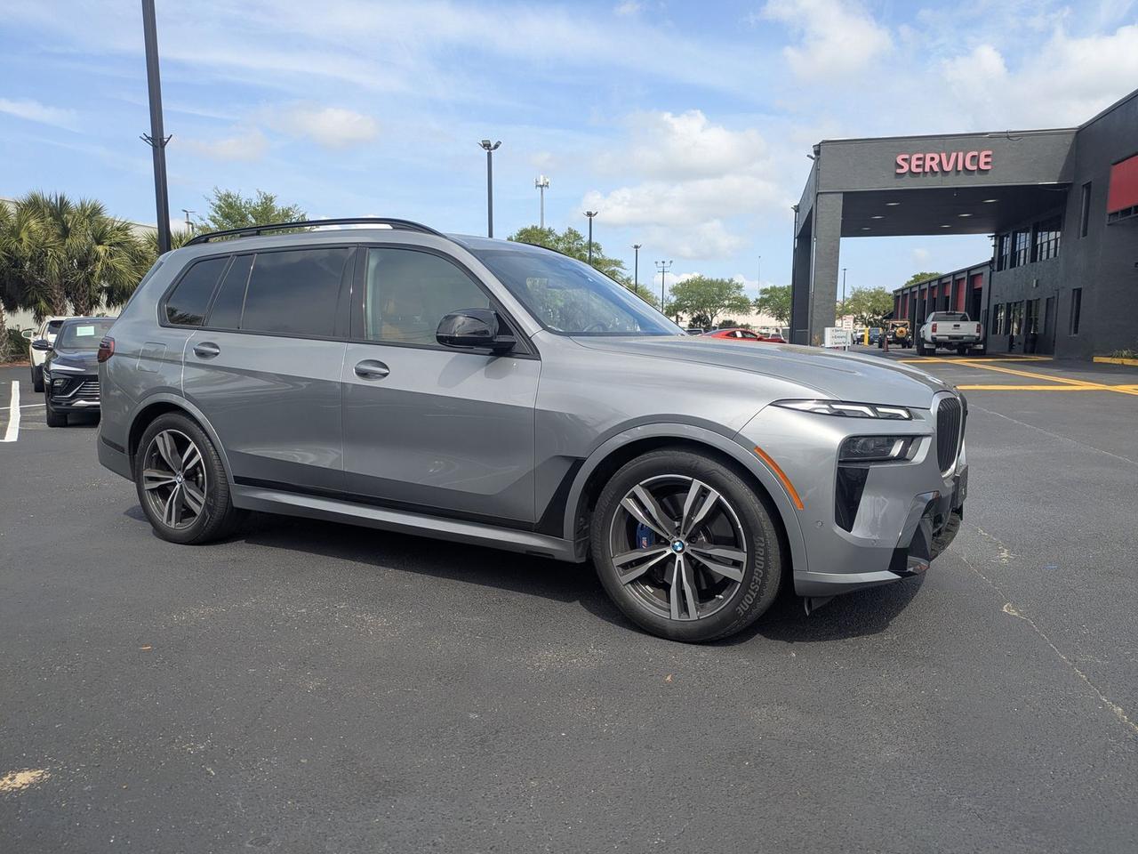 2024 BMW X7 M60i