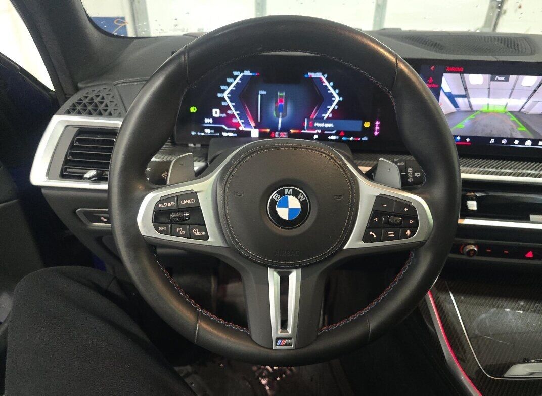 2024 BMW X7 M60i Second Row Captain's Chairs Massage Seats Portland OR