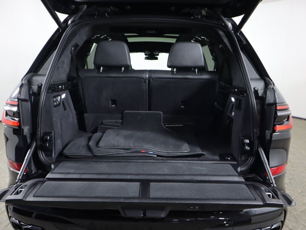 2024 BMW X7 M60i xDrive w/Bowers&Wilkins/Driving Assist Pro/Exec Pkg Maumee OH