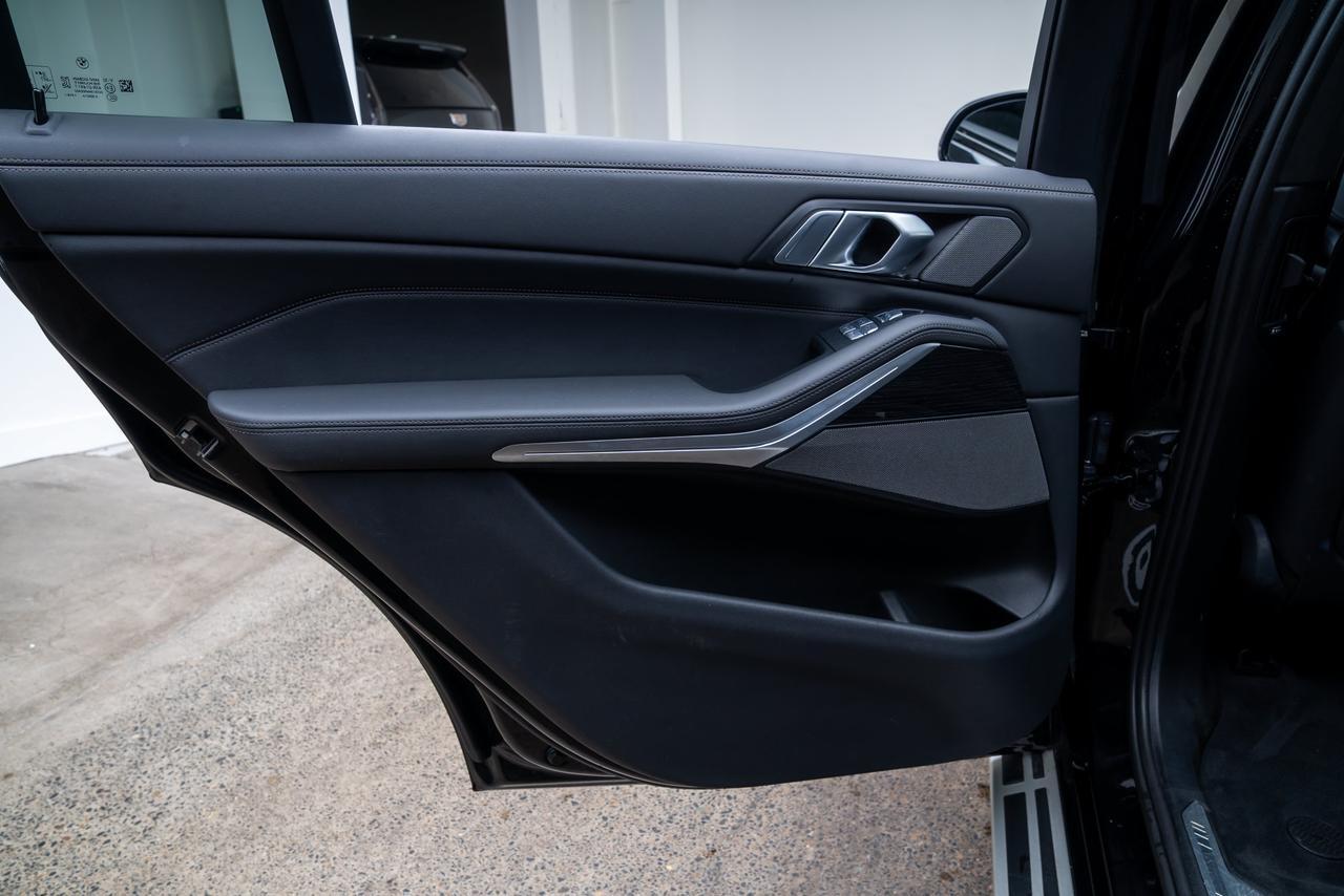 2024 BMW X7 xDrive40i 1 Owner / M Sport Package / Second Row Captain's C Portland OR