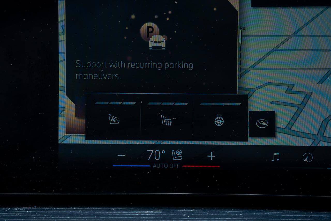 2024 BMW X7 xDrive40i 1 Owner / M Sport Package / Second Row Captain's C Portland OR
