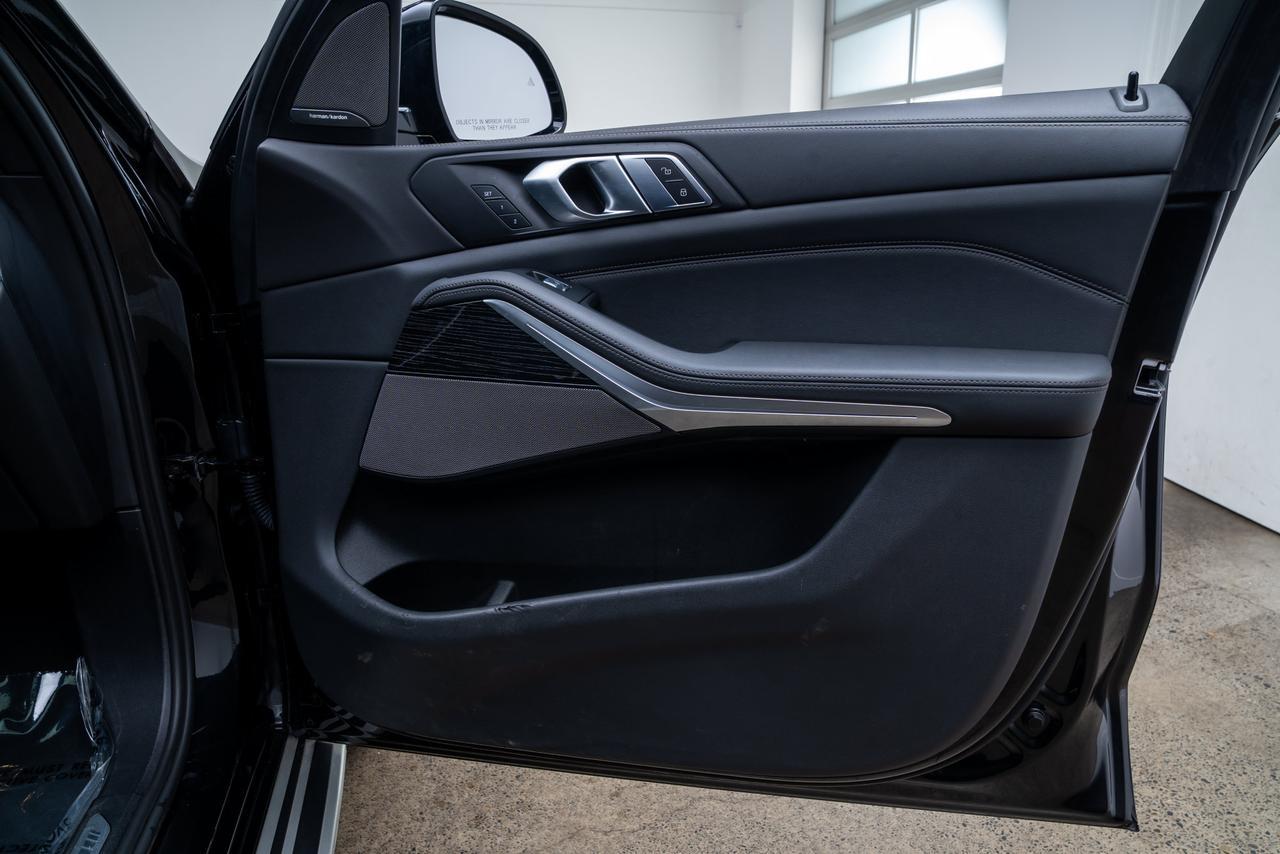 2024 BMW X7 xDrive40i 1 Owner / M Sport Package / Second Row Captain's C Portland OR