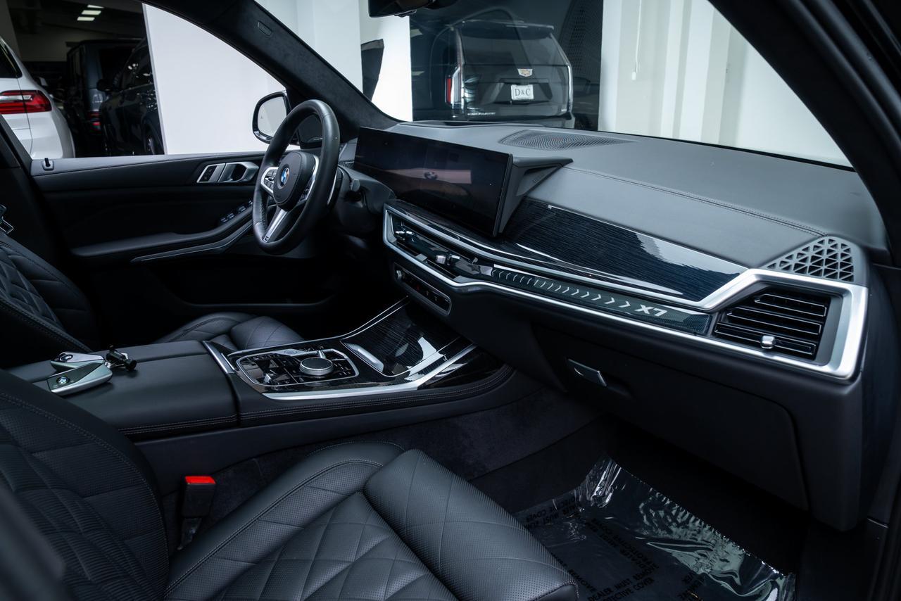 2024 BMW X7 xDrive40i 1 Owner / M Sport Package / Second Row Captain's C Portland OR