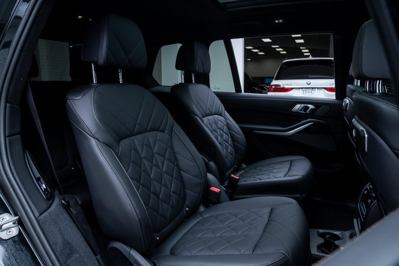 2024 BMW X7 xDrive40i 1 Owner / M Sport Package / Second Row Captain's C Portland OR