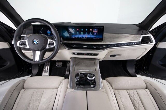 2024 BMW X7 xDrive40i ($100,975 MSRP!!) *M SPORT PKG* *23 INCH WHEELS* *BIG OPTION LIST* *15,000 MILES* San Diego CA