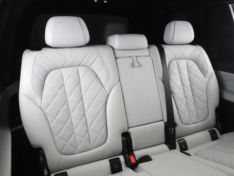 2024 BMW X7 xDrive40i AWD *FULL PPF WRAP, DRIVING ASSIST PRO, HEADS-UP DISPLAY, NAVIGATION, LIVE COCKPIT PRO, ADAPTIVE CRUISE, SAFETY ALERTS, 360 CAMERAS, PANORAMA MOONROOF, CLIMATE MULTI-CONTOUR SEATS, HEATED STEERING, HARMAN/KARDON Round Rock TX