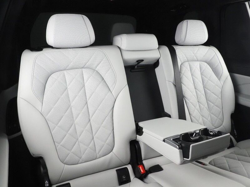 2024 BMW X7 xDrive40i AWD *FULL PPF WRAP, DRIVING ASSIST PRO, HEADS-UP DISPLAY, NAVIGATION, LIVE COCKPIT PRO, ADAPTIVE CRUISE, SAFETY ALERTS, 360 CAMERAS, PANORAMA MOONROOF, CLIMATE MULTI-CONTOUR SEATS, HEATED STEERING, HARMAN/KARDON Round Rock TX