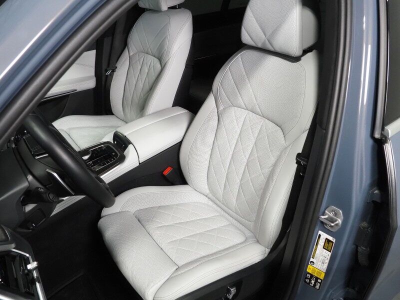 2024 BMW X7 xDrive40i AWD *FULL PPF WRAP, DRIVING ASSIST PRO, HEADS-UP DISPLAY, NAVIGATION, LIVE COCKPIT PRO, ADAPTIVE CRUISE, SAFETY ALERTS, 360 CAMERAS, PANORAMA MOONROOF, CLIMATE MULTI-CONTOUR SEATS, HEATED STEERING, HARMAN/KARDON Round Rock TX