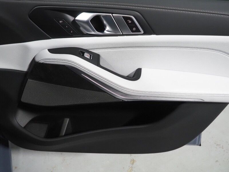 2024 BMW X7 xDrive40i AWD *FULL PPF WRAP, DRIVING ASSIST PRO, HEADS-UP DISPLAY, NAVIGATION, LIVE COCKPIT PRO, ADAPTIVE CRUISE, SAFETY ALERTS, 360 CAMERAS, PANORAMA MOONROOF, CLIMATE MULTI-CONTOUR SEATS, HEATED STEERING, HARMAN/KARDON Round Rock TX