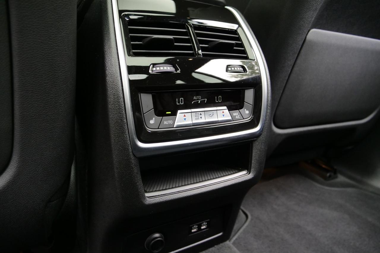 2024 BMW X7 xDrive40i / Crystal Headlights / Premium Package! Lincolnton NC
