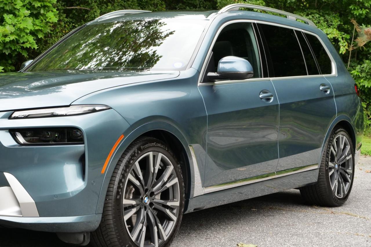2024 BMW X7 xDrive40i / Crystal Headlights / Premium Package! Lincolnton NC