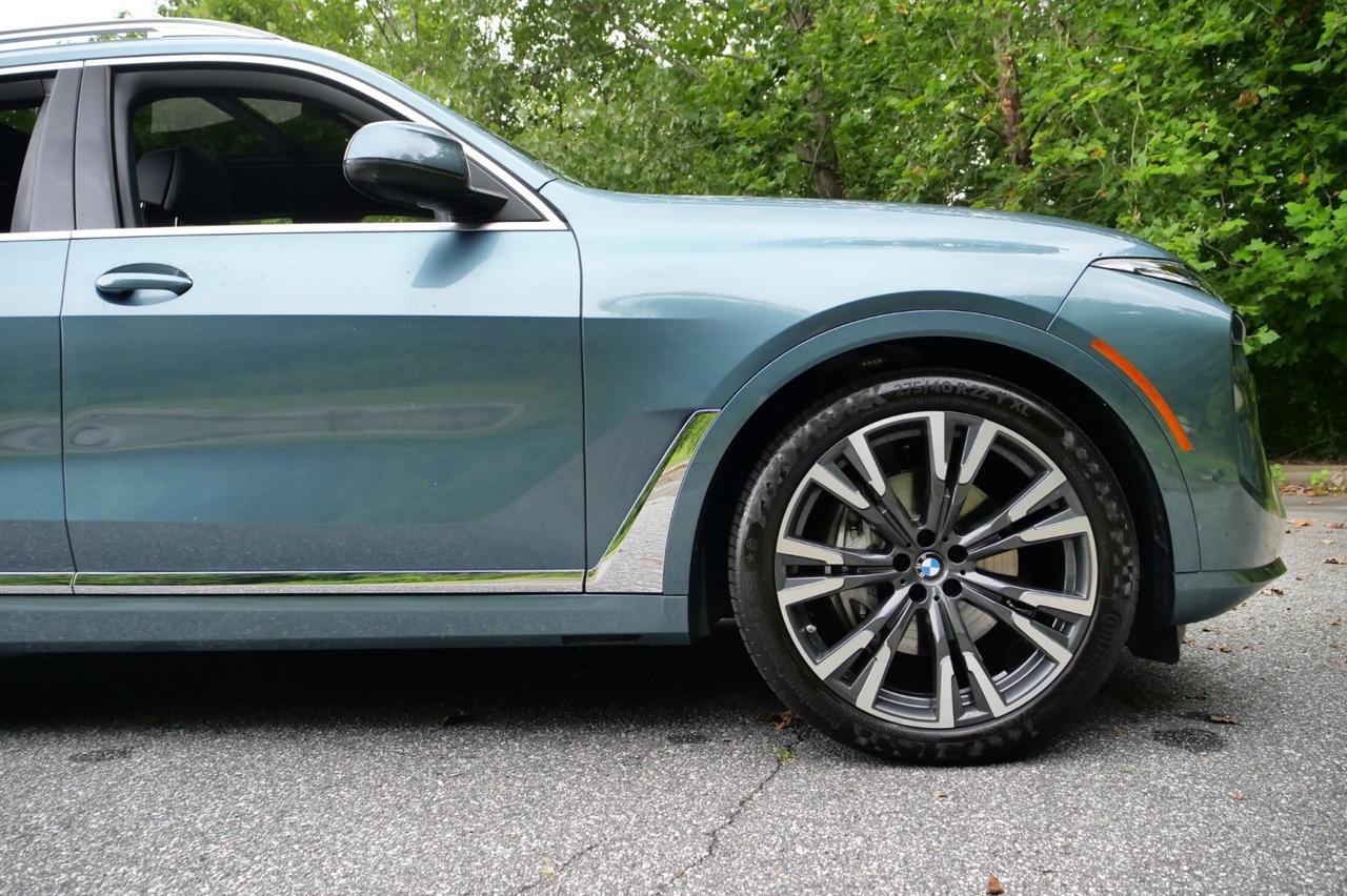 2024 BMW X7 xDrive40i / Crystal Headlights / Premium Package! Lincolnton NC