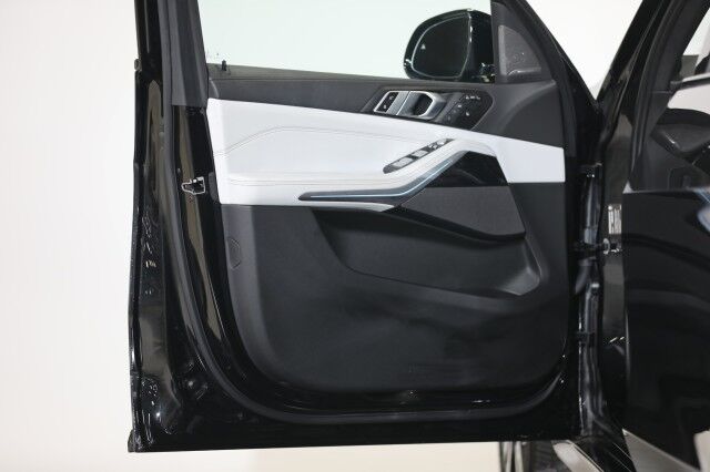 2024 BMW X7 xDrive40i, Dynamic Handling / Park Assist , Harmon Kardon Franklin TN