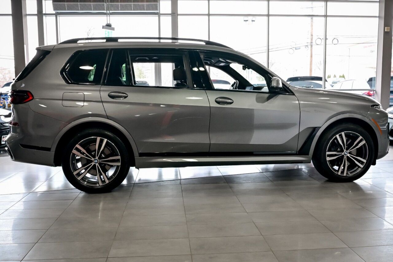 2024 BMW X7 xDrive40i, M-Sport Professional, Climate Pkg, Parking Assist