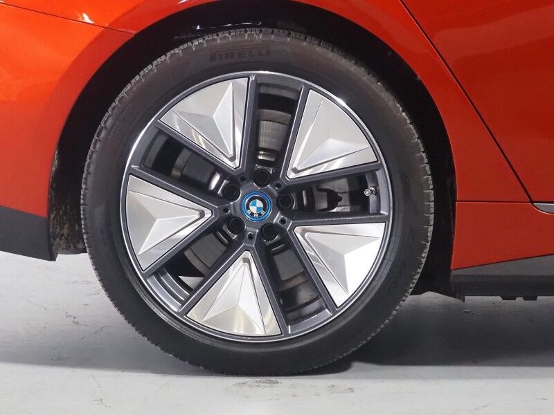 2024 BMW i4 eDrive35 Gran Coupe *DRIVING ASSIST PRO, HEADS-UP DISPLAY, NAVIGATION, CURVED DISPLAY, ADAPTIVE CRUISE, SAFETY ALERTS, 360 VIEW CAMERAS, LEATHER, MOONROOF, HEATED SEATS/STEERING, ICONIC SOUNDS, HARMAN/KARDON, WIRELESS CHARGING, ANDROID & APPLE Round Rock TX