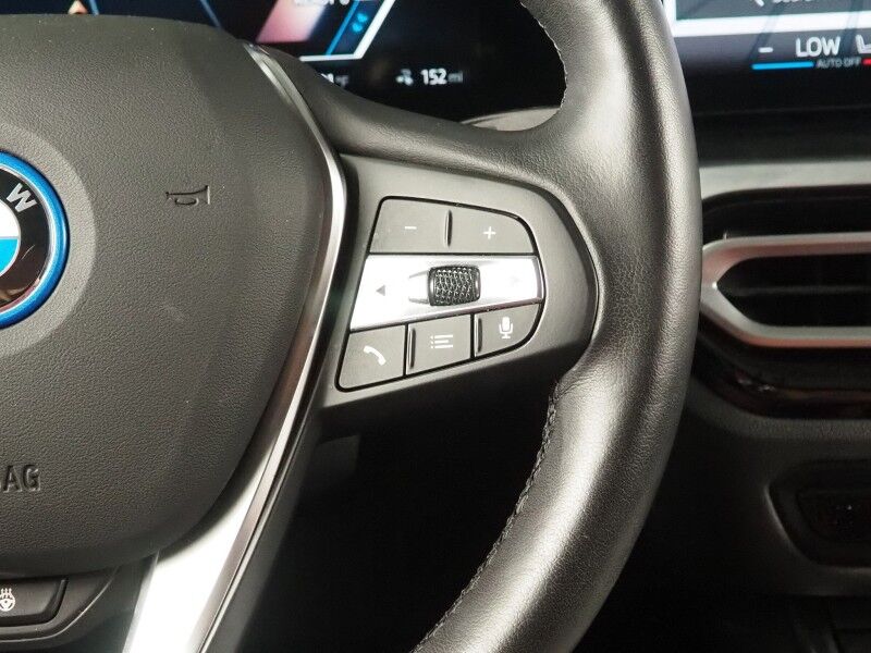 2024 BMW i4 eDrive35 Gran Coupe *HEADS-UP DISPLAY, NAVIGATION, CURVED DISPLAY, SAFETY ALERTS, 360 VIEW CAMERAS, MOONROOF, HEATED SEATS/STEERING, COMFORT ACCESS, ICONIC SOUNDS, HARMAN/KARDON, WIRELESS CHARGING, ANDROID & APPLE Round Rock TX