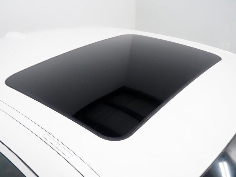 2024 BMW i4 eDrive35 Gran Coupe *HEADS-UP DISPLAY, NAVIGATION, CURVED DISPLAY, SAFETY ALERTS, 360 VIEW CAMERAS, MOONROOF, HEATED SEATS/STEERING, COMFORT ACCESS, ICONIC SOUNDS, HARMAN/KARDON, WIRELESS CHARGING, ANDROID & APPLE Round Rock TX