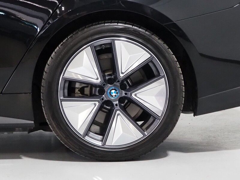 2024 BMW i4 eDrive35 Gran Coupe *HEADS-UP DISPLAY, NAVIGATION, CURVED DISPLAY, SAFETY ALERTS, 360 VIEW CAMERAS, MOONROOF, HEATED SEATS/STEERING, ICONIC SOUNDS, HARMAN/KARDON, WIRELESS CHARGING, ANDROID & APPLE Round Rock TX