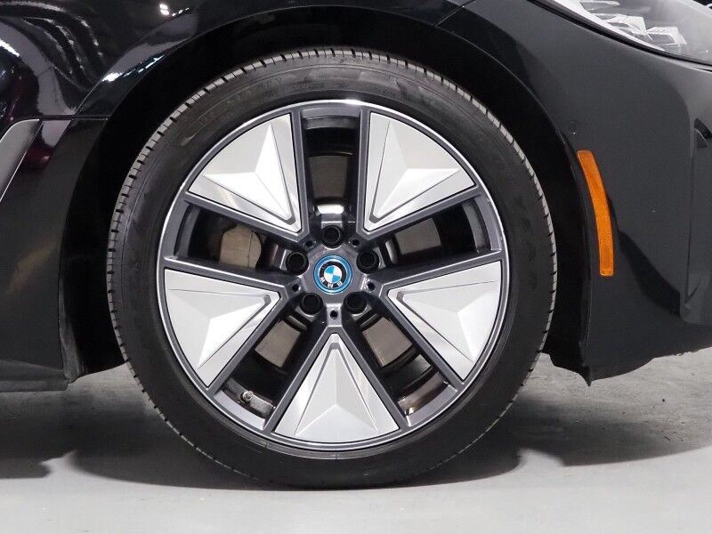 2024 BMW i4 eDrive35 Gran Coupe *HEADS-UP DISPLAY, NAVIGATION, CURVED DISPLAY, SAFETY ALERTS, 360 VIEW CAMERAS, MOONROOF, HEATED SEATS/STEERING, ICONIC SOUNDS, HARMAN/KARDON, WIRELESS CHARGING, ANDROID & APPLE Round Rock TX