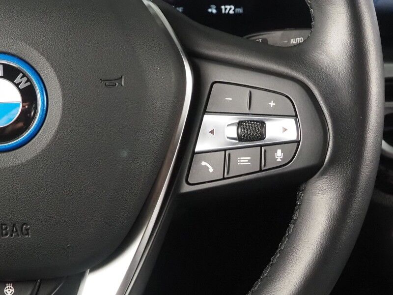 2024 BMW i4 eDrive35 Gran Coupe *HEADS-UP DISPLAY, NAVIGATION, CURVED DISPLAY, SAFETY ALERTS, 360 VIEW CAMERAS, MOONROOF, HEATED SEATS/STEERING, ICONIC SOUNDS, WIRELESS CHARGING, ANDROID & APPLE Round Rock TX