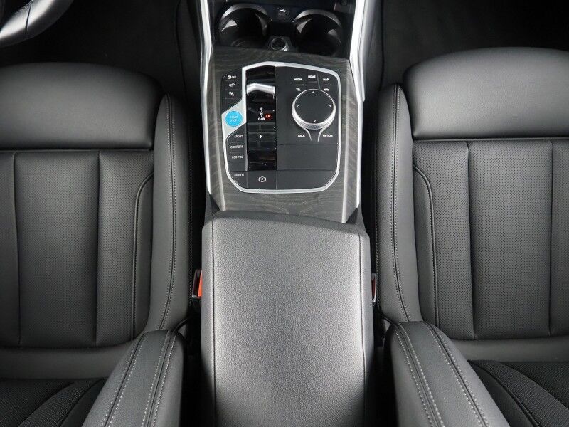 2024 BMW i4 eDrive35 Gran Coupe *HEADS-UP DISPLAY, NAVIGATION, CURVED DISPLAY, SAFETY ALERTS, 360 VIEW CAMERAS, MOONROOF, HEATED SEATS/STEERING, ICONIC SOUNDS, WIRELESS CHARGING, ANDROID & APPLE Round Rock TX