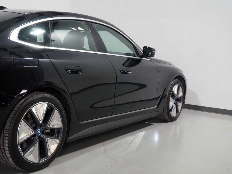 2024 BMW i4 eDrive35 Gran Coupe *HEADS-UP DISPLAY, NAVIGATION, CURVED DISPLAY, SAFETY ALERTS, 360 VIEW CAMERAS, MOONROOF, HEATED SEATS/STEERING, ICONIC SOUNDS, WIRELESS CHARGING, ANDROID & APPLE Round Rock TX