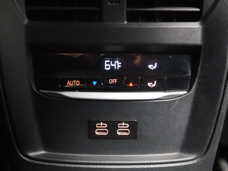 2024 BMW i4 eDrive35 Gran Coupe *HEADS-UP DISPLAY, NAVIGATION, CURVED DISPLAY, SAFETY ALERTS, 360 VIEW CAMERAS, MOONROOF, HEATED SEATS/STEERING, ICONIC SOUNDS, WIRELESS CHARGING, ANDROID & APPLE Round Rock TX