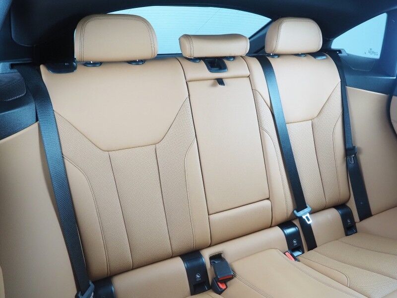 2024 BMW i4 eDrive35 Gran Coupe *HEADS-UP DISPLAY, NAVIGATION, CURVED DISPLAY, SAFETY ALERTS, BACKUP-CAMERA, MOONROOF, HEATED SEATS/STEERING, ICONIC SOUNDS, HARMAN/KARDON, WIRELESS CHARGING, ANDROID & APPLE Round Rock TX
