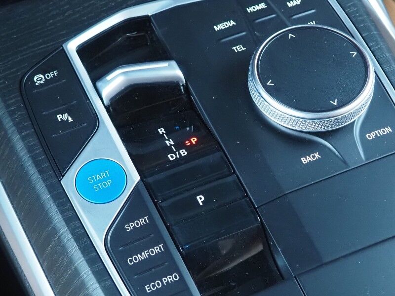 2024 BMW i4 eDrive35 Gran Coupe *HEADS-UP DISPLAY, NAVIGATION, CURVED DISPLAY, SAFETY ALERTS, BACKUP-CAMERA, MOONROOF, HEATED SEATS/STEERING, ICONIC SOUNDS, HARMAN/KARDON, WIRELESS CHARGING, ANDROID & APPLE Round Rock TX