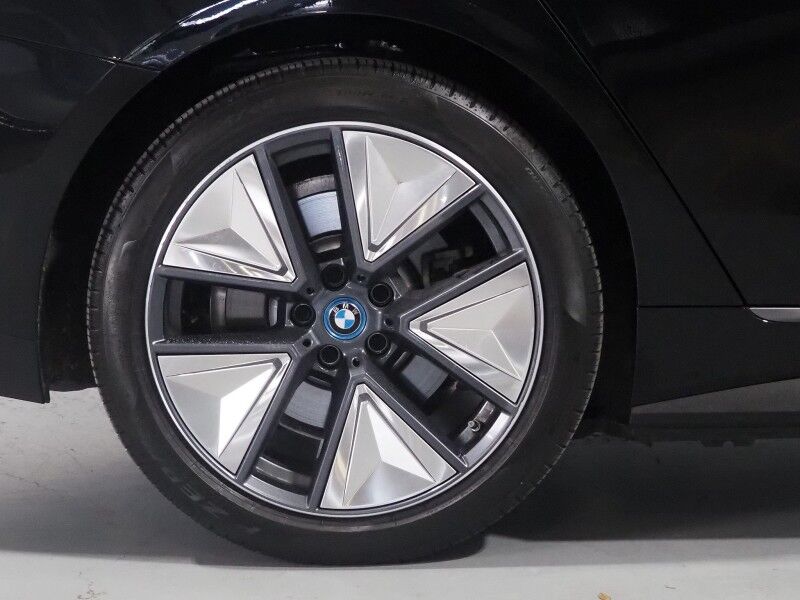 2024 BMW i4 eDrive35 Gran Coupe *HEADS-UP DISPLAY, NAVIGATION, CURVED DISPLAY, SAFETY ALERTS, BACKUP-CAMERA, MOONROOF, HEATED SEATS/STEERING, ICONIC SOUNDS, HARMAN/KARDON, WIRELESS CHARGING, ANDROID & APPLE Round Rock TX