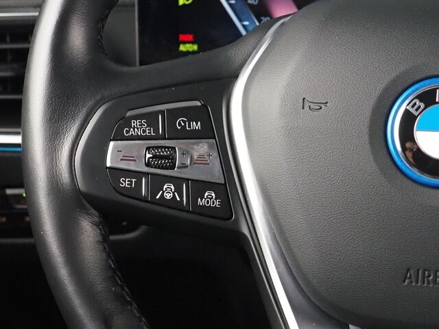 2024 BMW i4 eDrive40 Grand Coupe *DRIVING ASSIST PRO PKG, HEADS-UP DISPLAY, NAVIGATION, CURVED DISPLAY, SAFETY ALERTS, ADAPTIVE CRUISE, 360 CAMERAS, MOONROOF, HEATED SEATS/STEERING, ICONIC SOUNDS, WIRELESS CHARGING, ANDROID & APPLE Round Rock TX