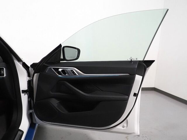 2024 BMW i4 eDrive40 Grand Coupe *DRIVING ASSIST PRO PKG, HEADS-UP DISPLAY, NAVIGATION, CURVED DISPLAY, SAFETY ALERTS, ADAPTIVE CRUISE, 360 CAMERAS, MOONROOF, HEATED SEATS/STEERING, ICONIC SOUNDS, WIRELESS CHARGING, ANDROID & APPLE Round Rock TX