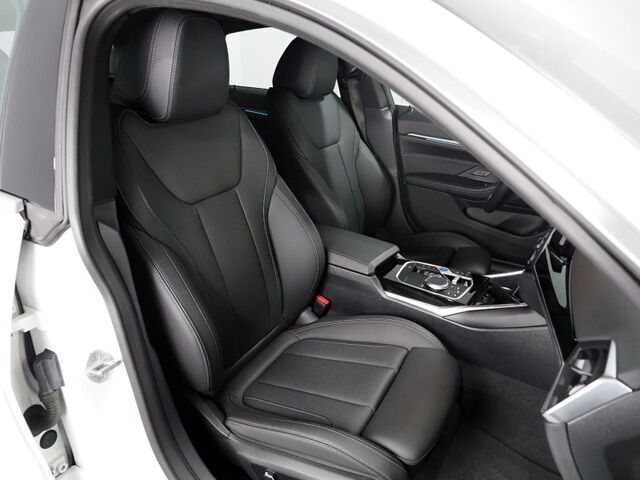2024 BMW i4 eDrive40 Grand Coupe *DRIVING ASSIST PRO PKG, HEADS-UP DISPLAY, NAVIGATION, CURVED DISPLAY, SAFETY ALERTS, ADAPTIVE CRUISE, 360 CAMERAS, MOONROOF, HEATED SEATS/STEERING, ICONIC SOUNDS, WIRELESS CHARGING, ANDROID & APPLE Round Rock TX