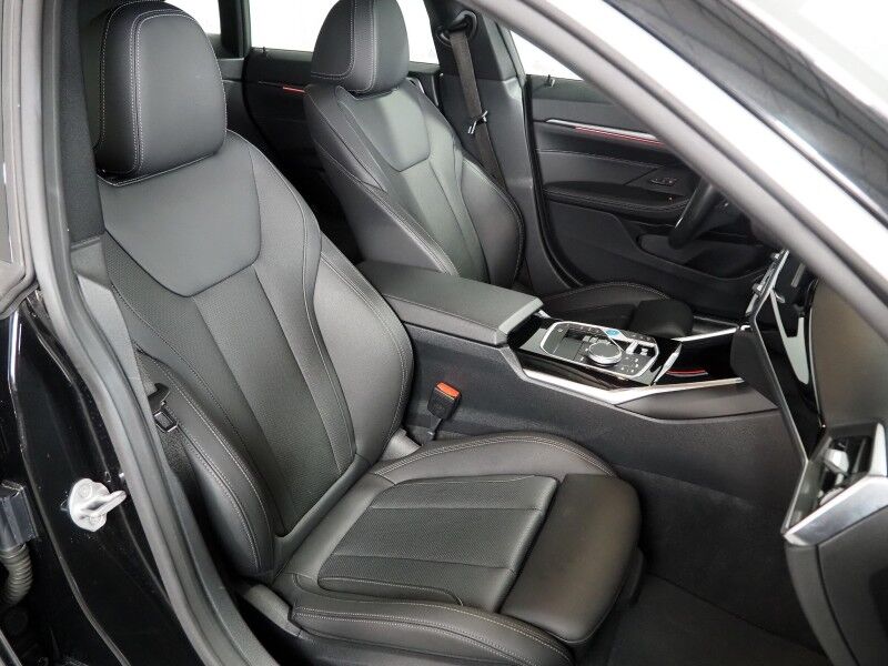 2024 BMW i4 xDrive40 Gran Coupe *DRIVING ASSIST PRO PKG, HEADS-UP DISPLAY, NAVIGATION, CURVED DISPLAY, SAFETY ALERTS, ADAPTIVE CRUISE, 360 CAMERAS, MOONROOF, HEATED SEATS/STEERING, ICONIC SOUNDS, WIRELESS CHARGING, ANDROID & APPLE