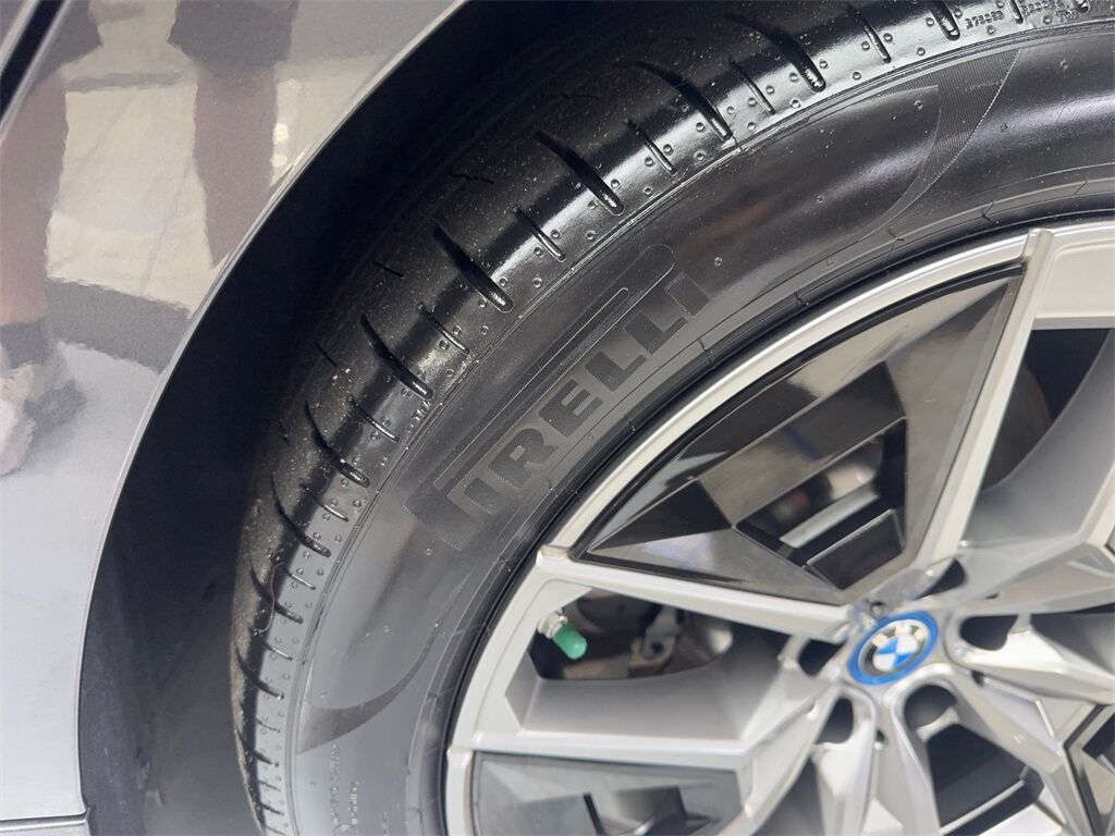 2024 BMW i5 eDrive40 NAV,CAM,PANO,HTD STS,BLIND SPOT,19&quot; WLS Irving TX