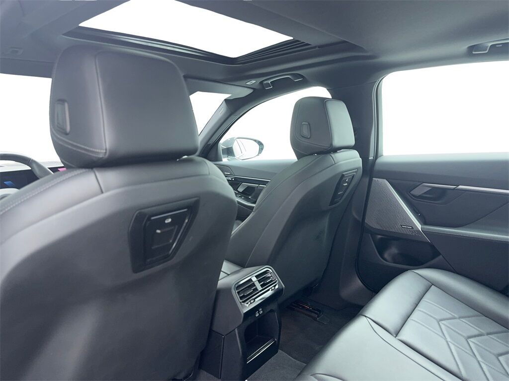 2024 BMW i5 eDrive40 NAV,CAM,SUNROOF,HTD STS,BLIND SPOT,HEADS Plano TX