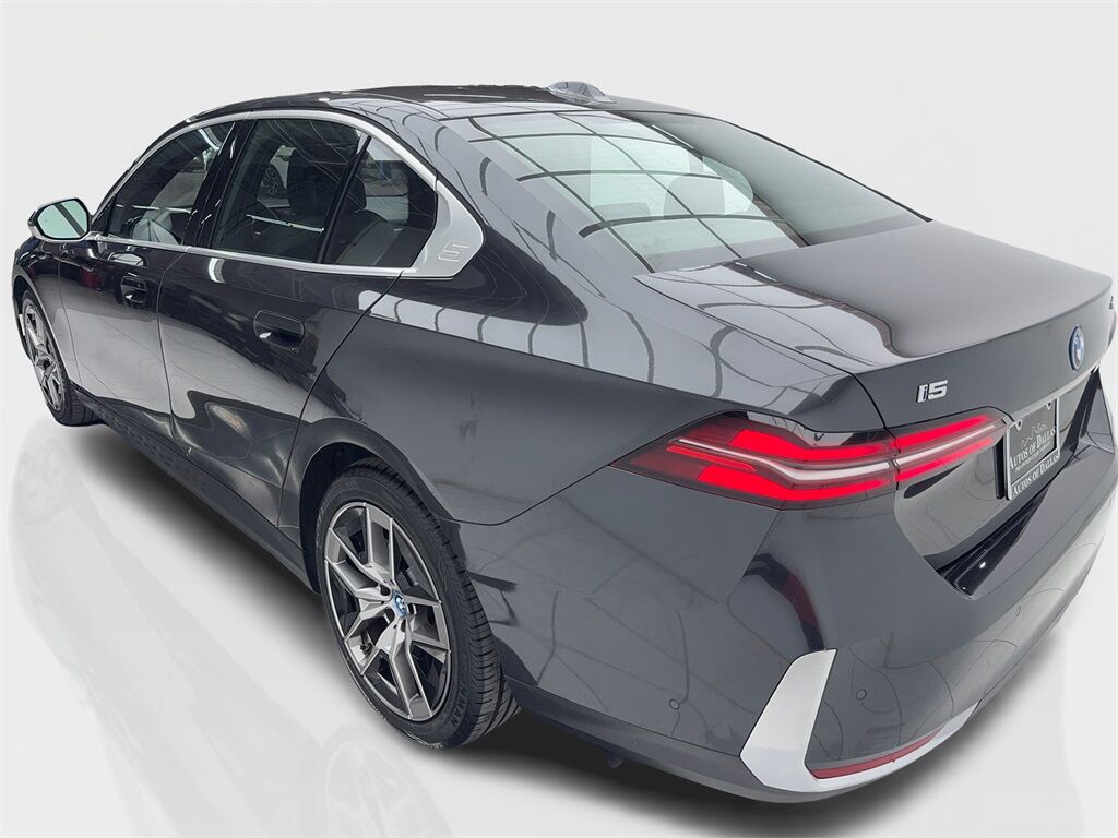 2024 BMW i5 eDrive40 NAV,CAM,SUNROOF,HTD STS,BLIND SPOT,HEADS Plano TX