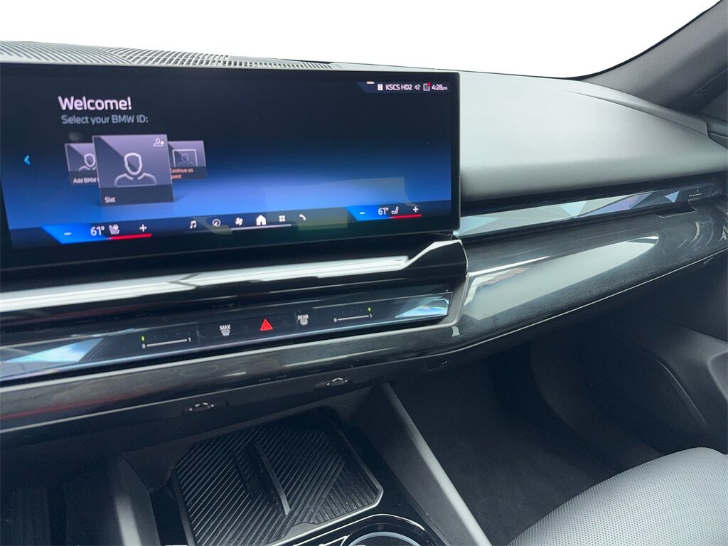 2024 BMW i5 eDrive40 NAV,CAM,SUNROOF,HTD STS,BLIND SPOT,HEADS Plano TX