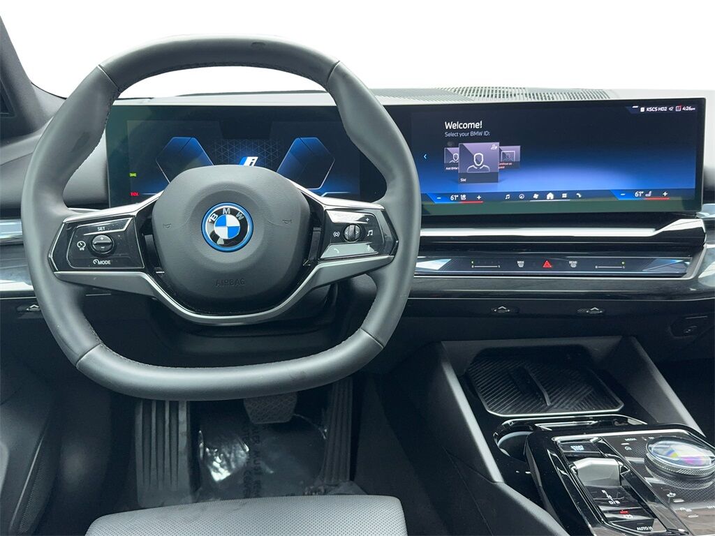 2024 BMW i5 eDrive40 NAV,CAM,SUNROOF,HTD STS,BLIND SPOT,HEADS Plano TX