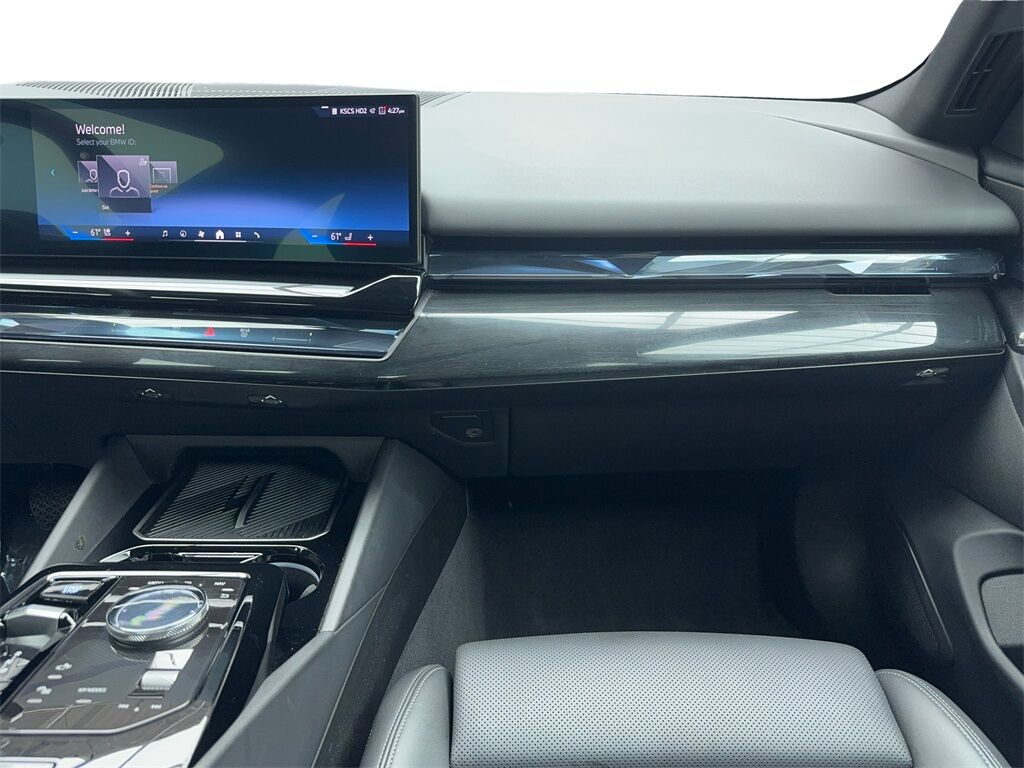 2024 BMW i5 eDrive40 NAV,CAM,SUNROOF,HTD STS,BLIND SPOT,HEADS Plano TX