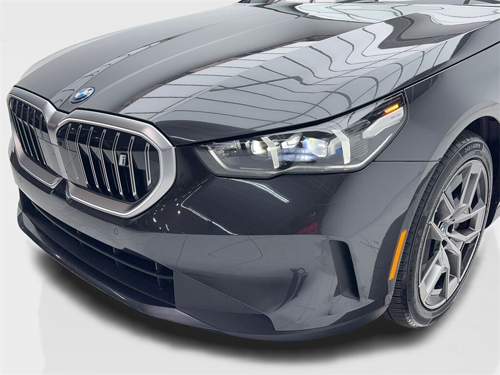 2024 BMW i5 eDrive40 NAV,CAM,SUNROOF,HTD STS,BLIND SPOT,HEADS Plano TX