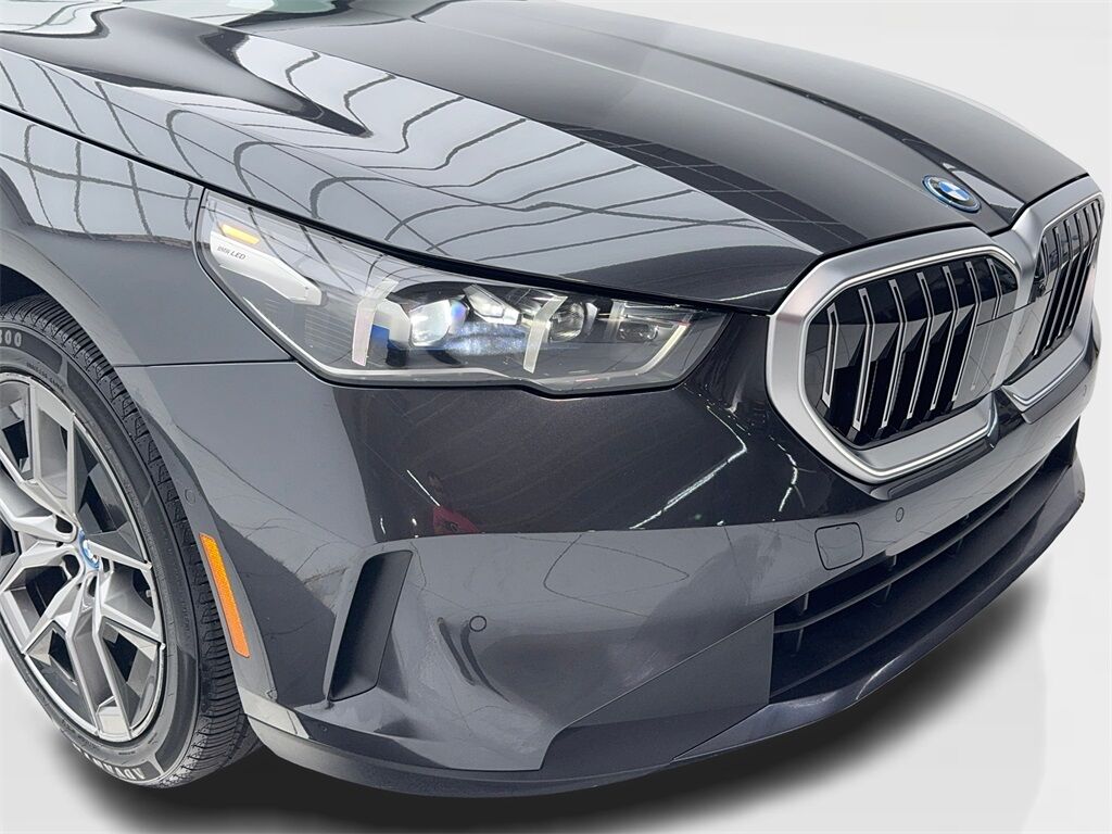 2024 BMW i5 eDrive40 NAV,CAM,SUNROOF,HTD STS,BLIND SPOT,HEADS Plano TX