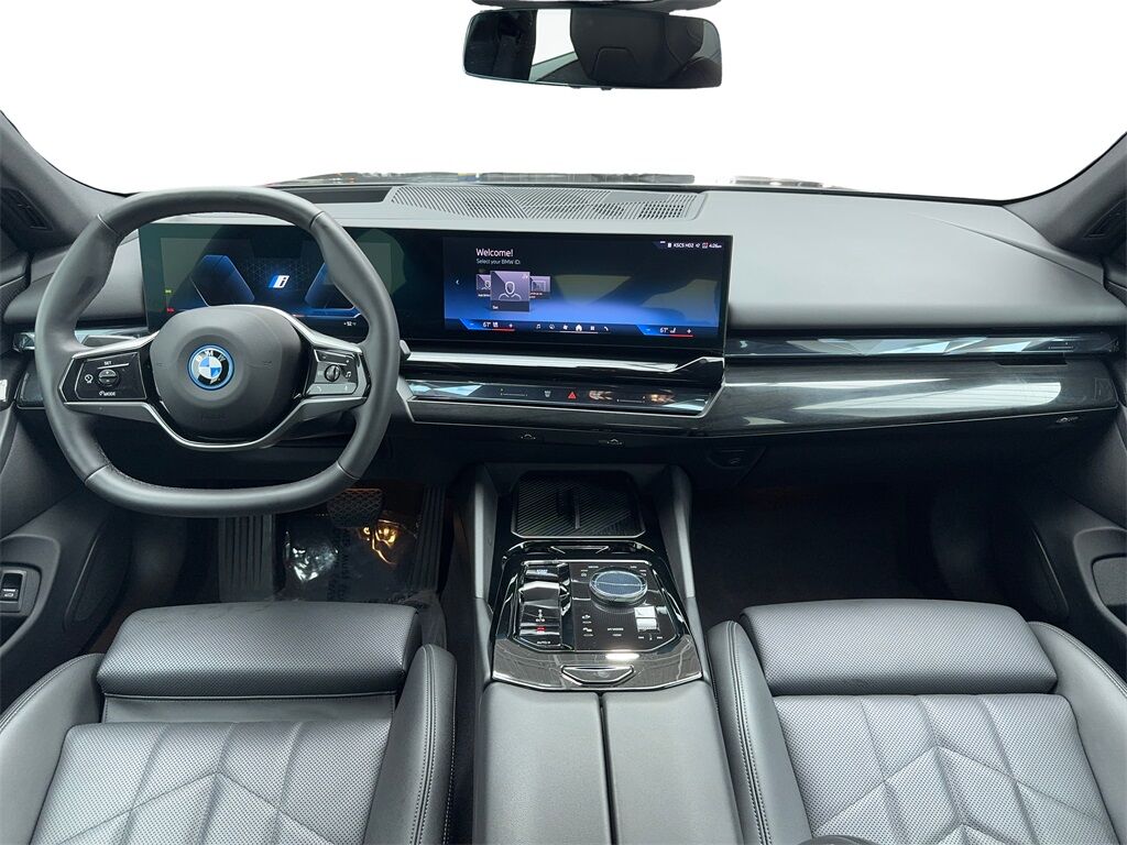 2024 BMW i5 eDrive40 NAV,CAM,SUNROOF,HTD STS,BLIND SPOT,HEADS Plano TX