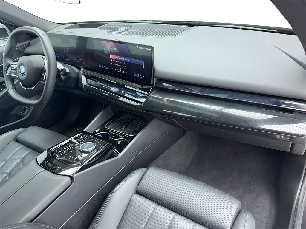 2024 BMW i5 eDrive40 NAV,CAM,SUNROOF,HTD STS,BLIND SPOT,HEADS Plano TX