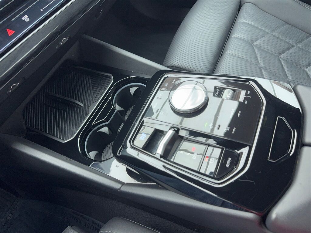 2024 BMW i5 eDrive40 NAV,CAM,SUNROOF,HTD STS,BLIND SPOT,HEADS Plano TX