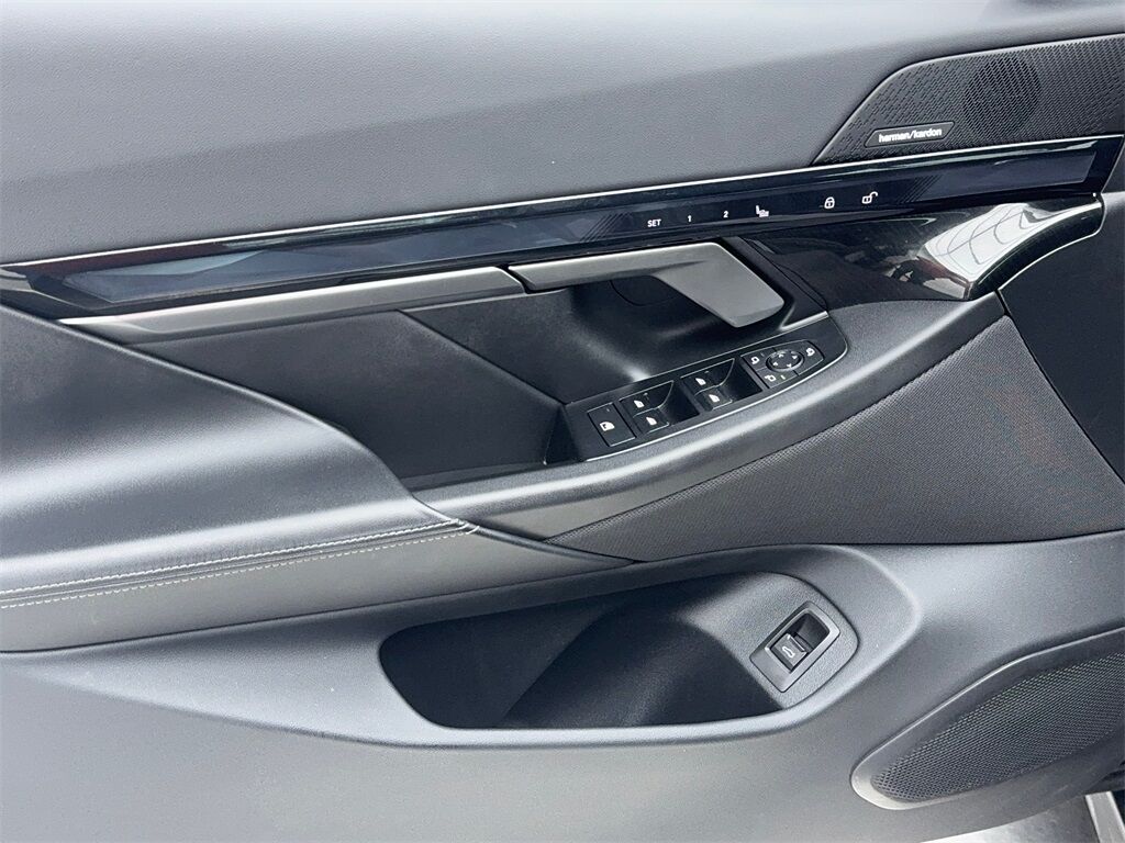 2024 BMW i5 eDrive40 NAV,CAM,SUNROOF,HTD STS,BLIND SPOT,HEADS Plano TX