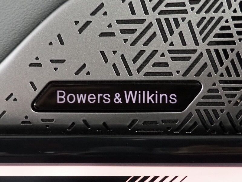 2024 BMW i5 eDrive40 Sedan *M SPORT, EXECUTIVE PKG, DRIVING ASSIST PRO PKG, HEADS-UP DISPLAY, NAVIGATION, ADAPTIVE CRUISE, SAFETY ALERTS, 360 CAMERAS, SKY LOUNGE ROOF, MERINO LEATHER, CLIMATE/MULTI-FUNCTION SEATS, BOWERS & WILKINS Round Rock TX